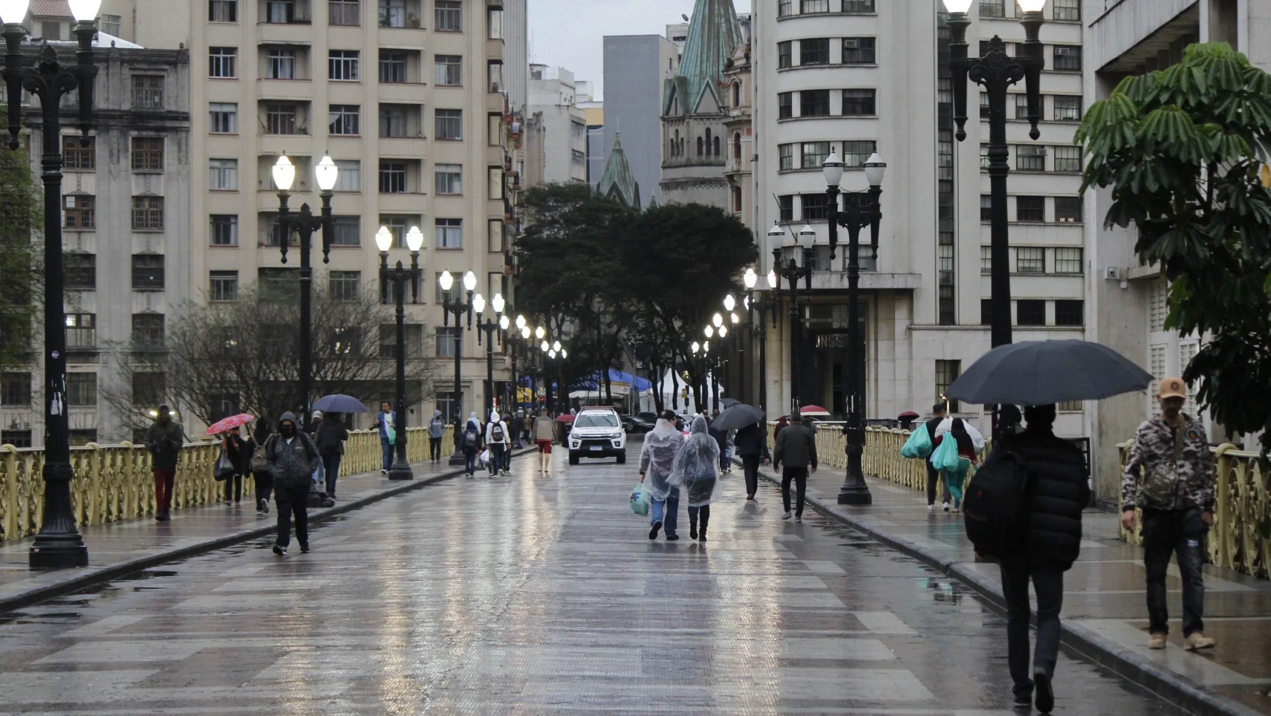 Defesa Civil renova alerta para chuvas fortes em São Paulo até quinta (15)