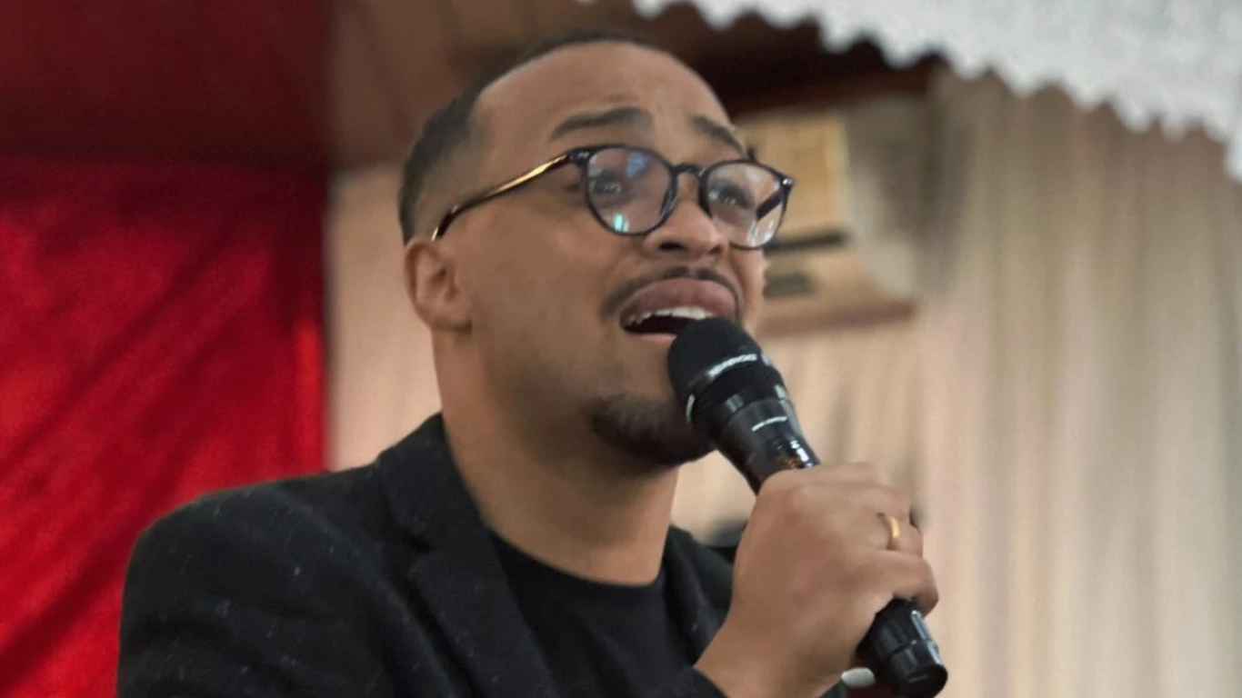 Jonatha Calixto: cirurgia cerebral de cantor gospel é reagendada