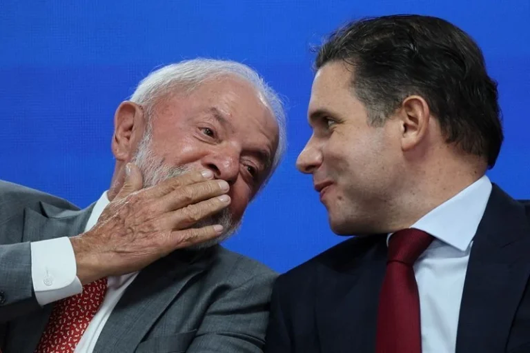 Após encontro, Lula diz que Hugo Motta o “ajudará a ganhar eleição”